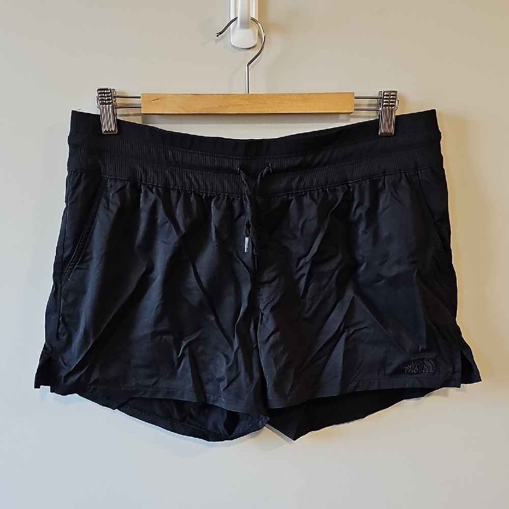 The North Face Large Black Athletic Shorts